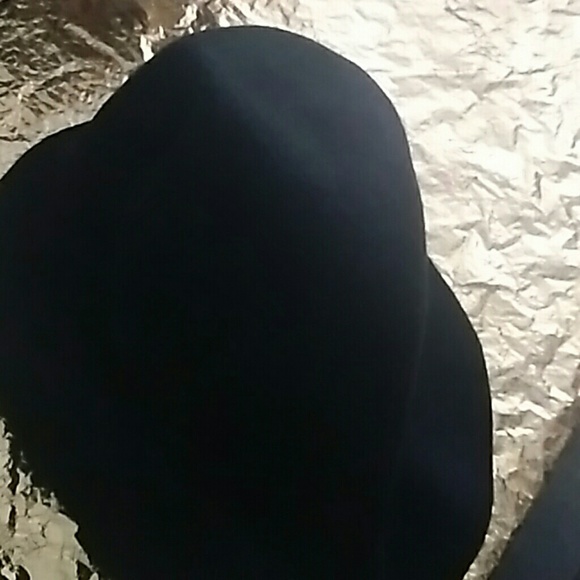 Hat - Picture 3 of 3